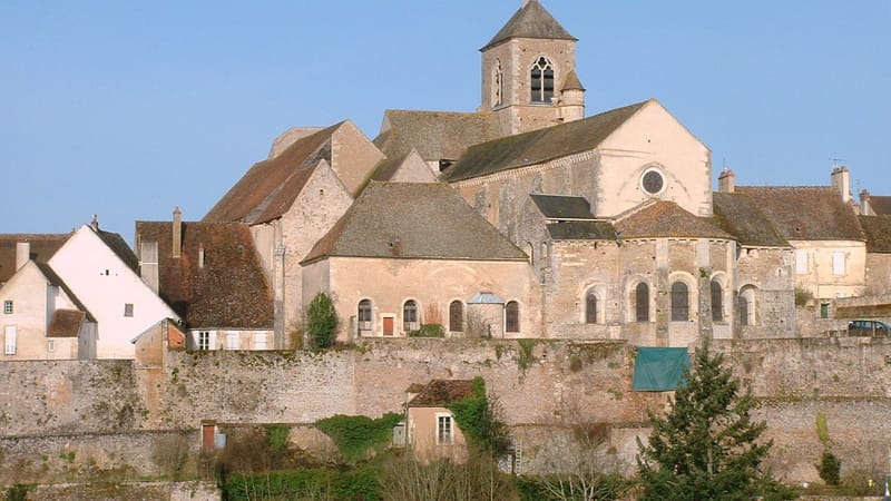 Avallon — Avallon - Collégiale Saint Lazare vue depuis les Chaumes
