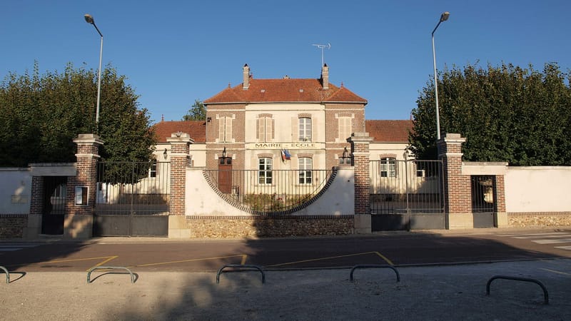 Joigny — Béon.Yonne-mairie.école-06