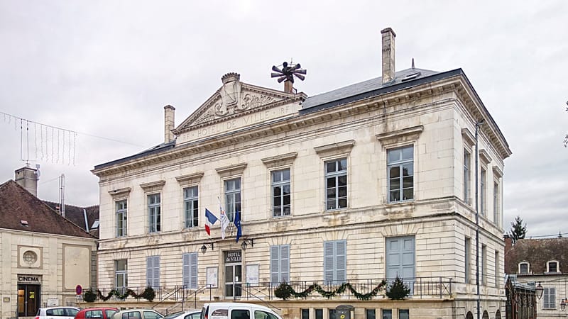 Tonnerre — Tonnerre hotel de ville