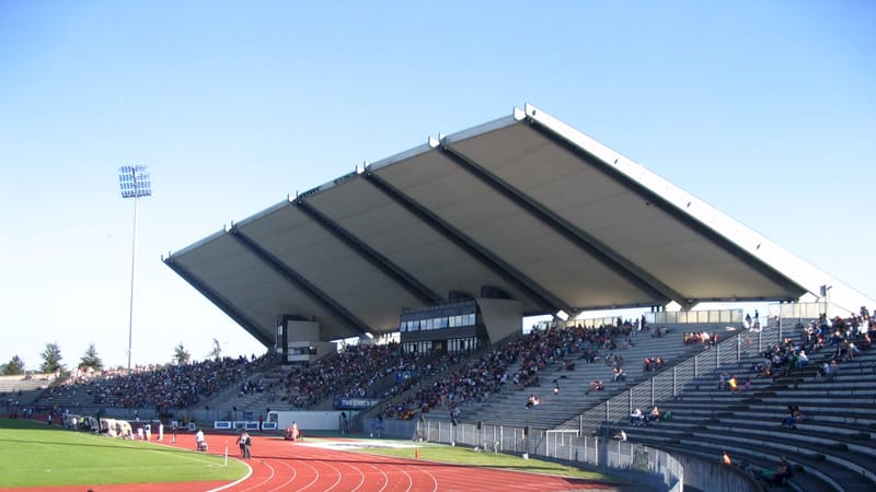 Bondoufle — Stade Robert-Bobin