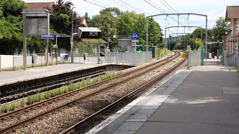 Gif-sur-Yvette — Gare de Courcelle-sur-Yvette 2012 10