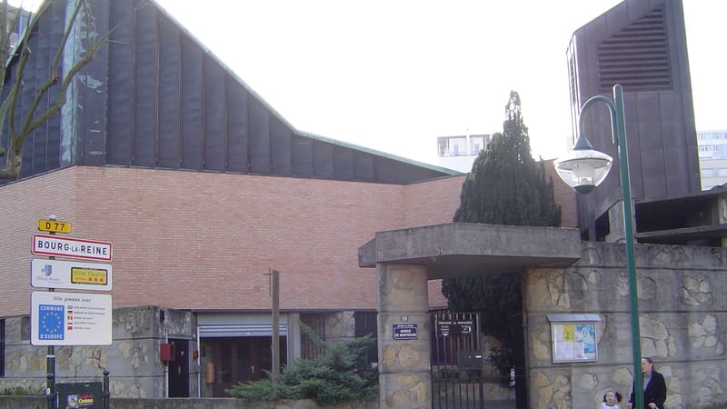 Bourg-la-Reine — Bourg-la-Reine (l'église de la Pentecôte)