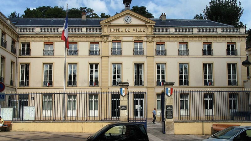 Sèvres — Sèvres - Town hall - 2