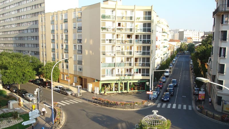 Vanves — Carrefour Albert Legris