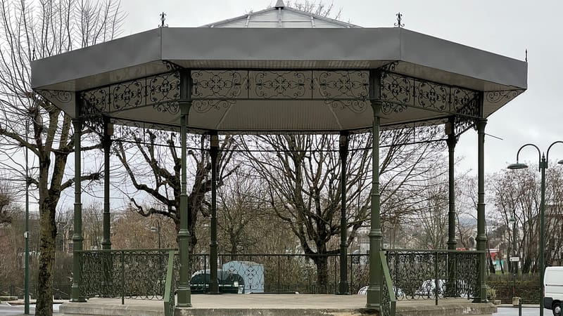 Neuilly-sur-Marne — Kiosque Place Stalingrad - Neuilly-sur-Marne (FR93) - 2023-01-14 - 3
