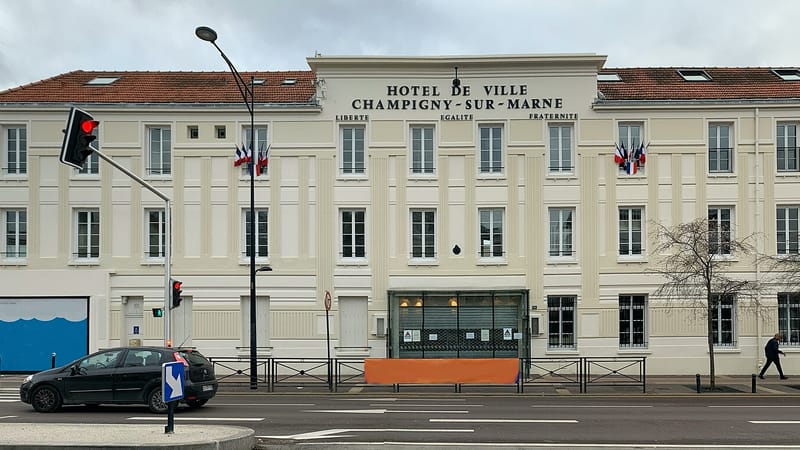 Champigny-sur-Marne — Hôtel ville Champigny Marne 8