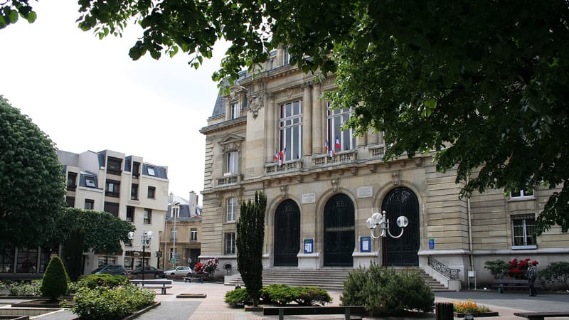 Le Kremlin-Bicêtre — Kremlin-bicetre-france-mairie-02