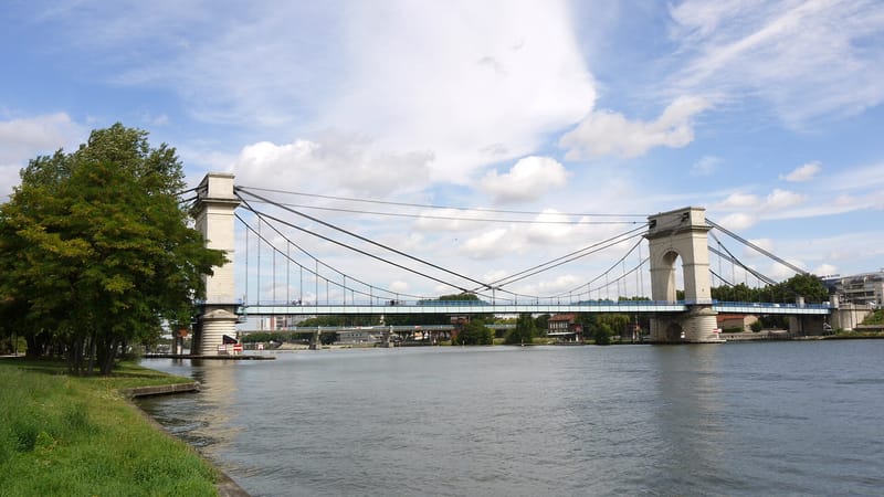 Vitry-sur-Seine — Suspension bridge near Paris P1050243