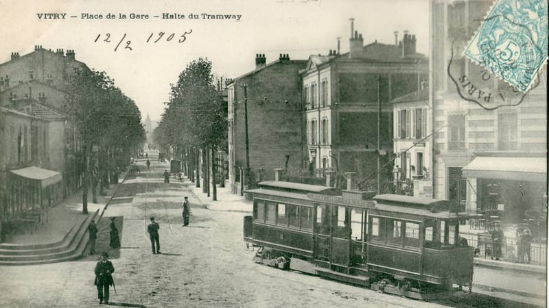 Vitry-sur-Seine — INCONNU - VITRY - Place de la Gare - Halte du Tramway