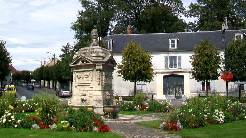 Arnouville — Arnouville-lès-Gonesse (95), fontaine monumentale (1)