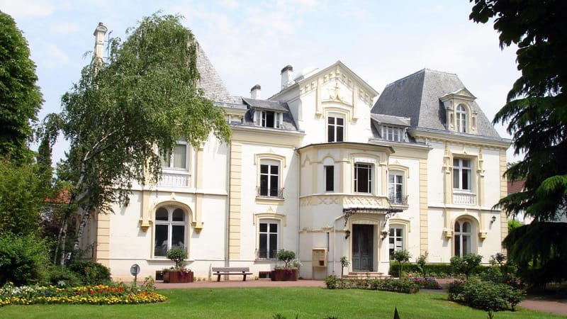 Eaubonne — Eaubonne - Chateau des Cedres