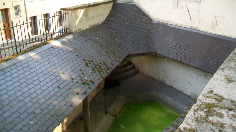 Écouen — Écouen (95), lavoir, 22 rue de la Grande Fontaine