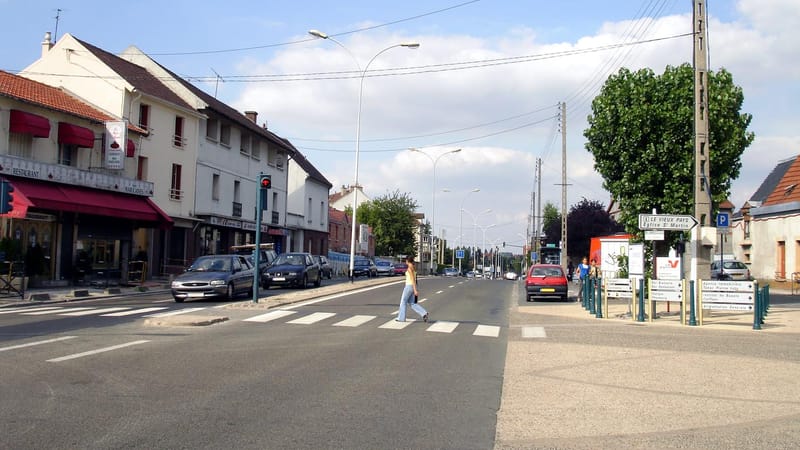 Garges-lès-Gonesse — Garges-les-Gonesse - Avenue de Stalingrad 01