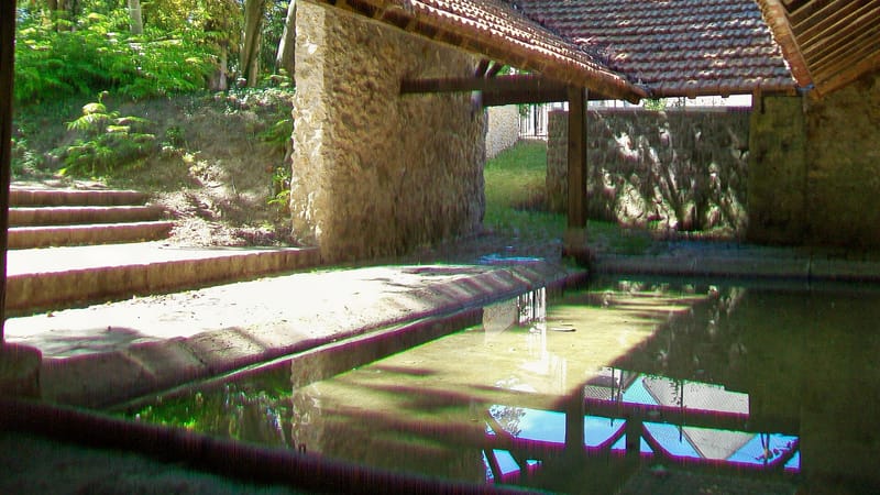 Jouy-le-Moutier — Jouy-le-Moutier (95), lavoir, Grande-rue 4