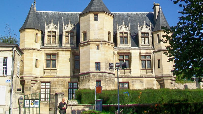 Pontoise — Pontoise (95), musée Tavet-Delacour, hôtel de 1477-83, 4 rue Lemercier (an. préfecture, anc. tribunal)