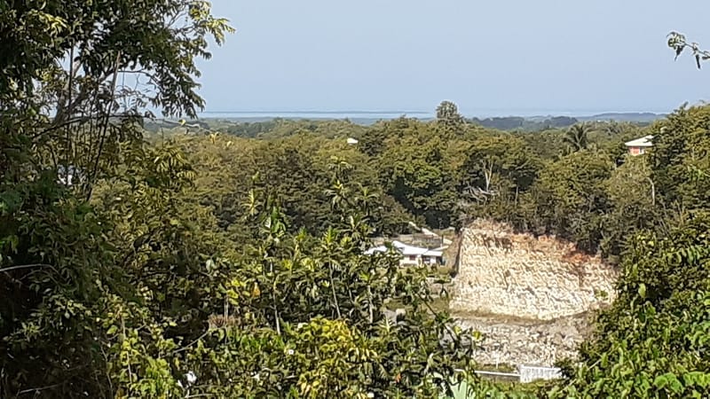 Les Abymes — Vue sur mer depuis la ville des Abymes