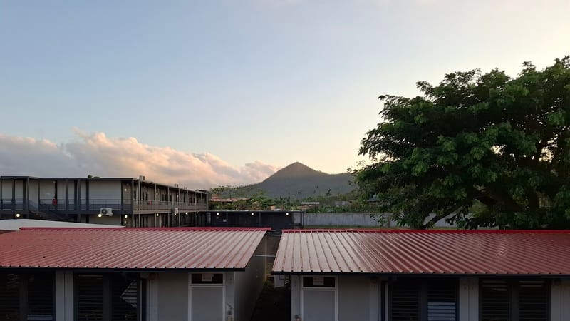 Ouangani — Batiments R